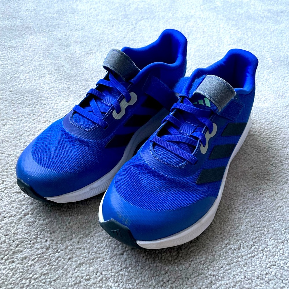 Size 4.5 big kid Adidas Cloudfoam sneakers - never worn